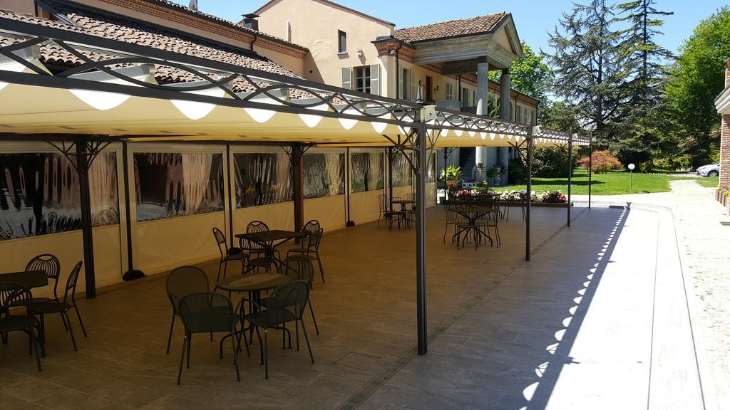 La Regibussa - Hotel Ristorante Асти Экстерьер фото